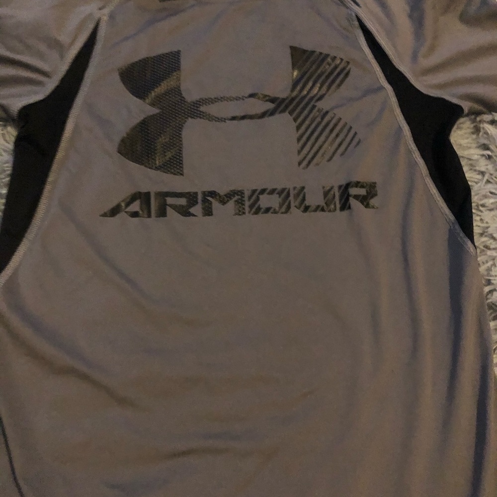 Under armour tee